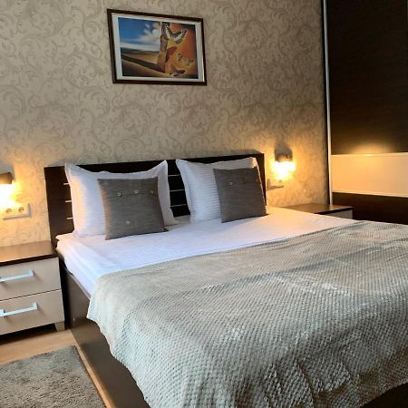 ボロヴェッツ Gm Royal Plazaアパートホテル エクステリア 写真